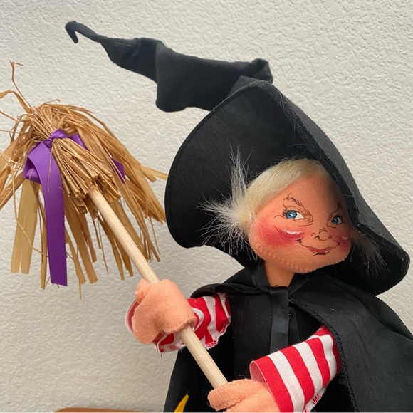 Vintage 1994 ANNALEE Doll Witch with Broom 20” Halloween Doll - Picture 8 of 15